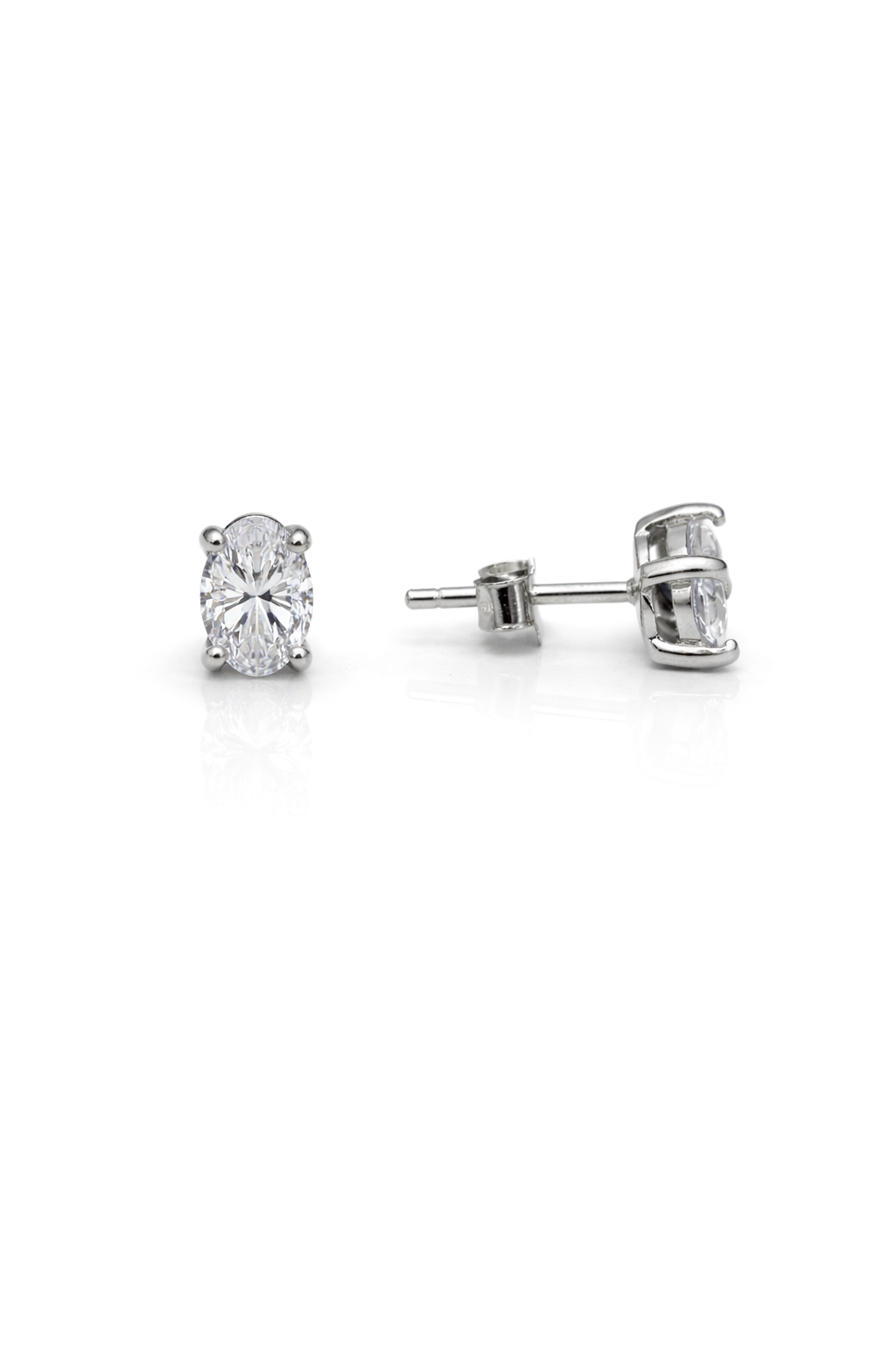 Oval Kesim 0.80 Karat Tek Taş Silver Vidalı Küpe